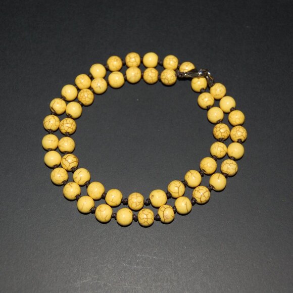 Yellow Stone Necklace,Hand Knotted Necklace,Yellow Necklace - Picture 4 of 4